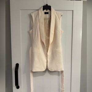 Tahari Ivory Sleeveless Vest